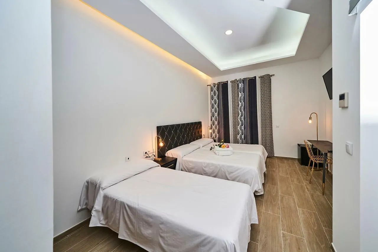 Hotel Bajamar Ancladero Playa Nerja 2*,